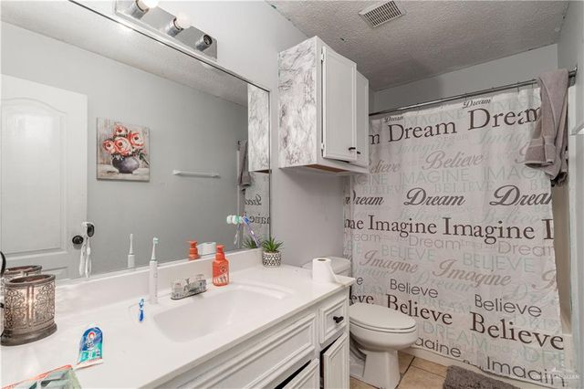 905 N 6th Avenue, Edinburg, TX 78541