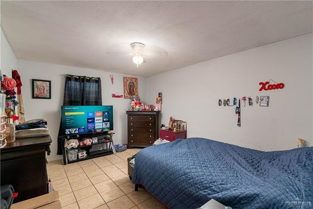 905 N 6th Avenue, Edinburg, TX 78541