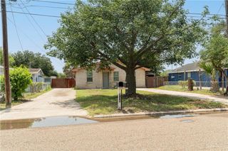 905 N 6th Avenue, Edinburg, TX 78541