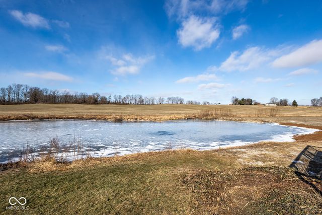 9653 S 200 E, Flat Rock, IN 47234