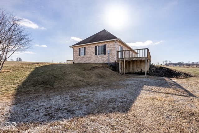 9653 S 200 E, Flat Rock, IN 47234