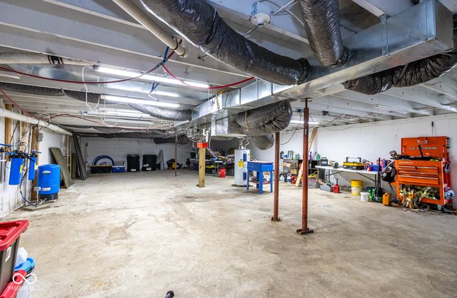 9653 S 200 E, Flat Rock, IN 47234