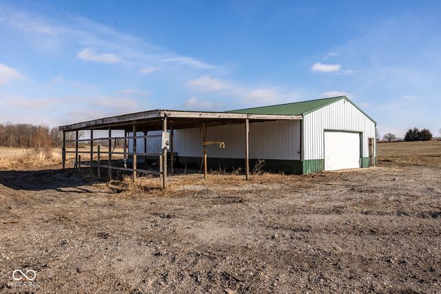 9653 S 200 E, Flat Rock, IN 47234