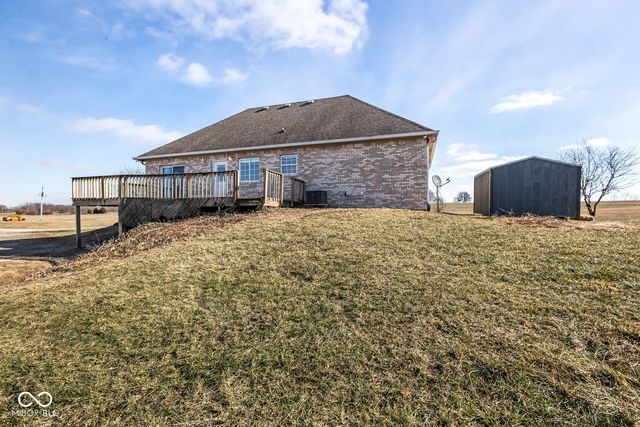 9653 S 200 E, Flat Rock, IN 47234