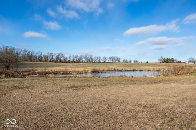 9653 S 200 E, Flat Rock, IN 47234