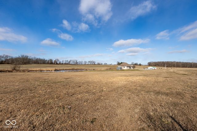 9653 S 200 E, Flat Rock, IN 47234