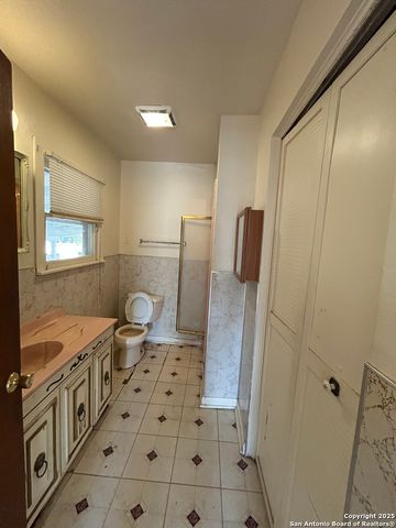 2130 Burnet, San Antonio, TX 78202