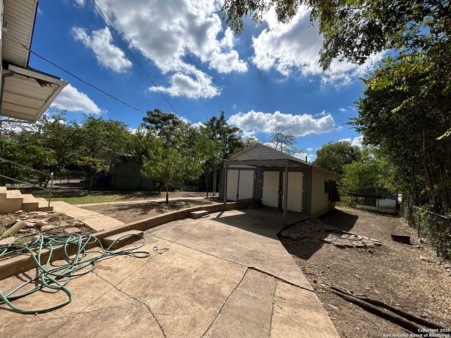 2130 Burnet, San Antonio, TX 78202