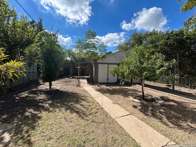 2130 Burnet, San Antonio, TX 78202