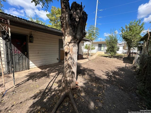 2130 Burnet, San Antonio, TX 78202