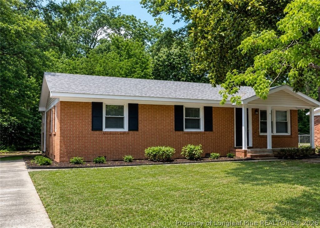 110 W Sunset Drive, Red Springs, NC 28377 — exterior