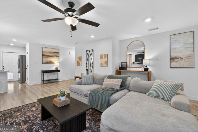 854 Natures Walk, Gray, GA 31032