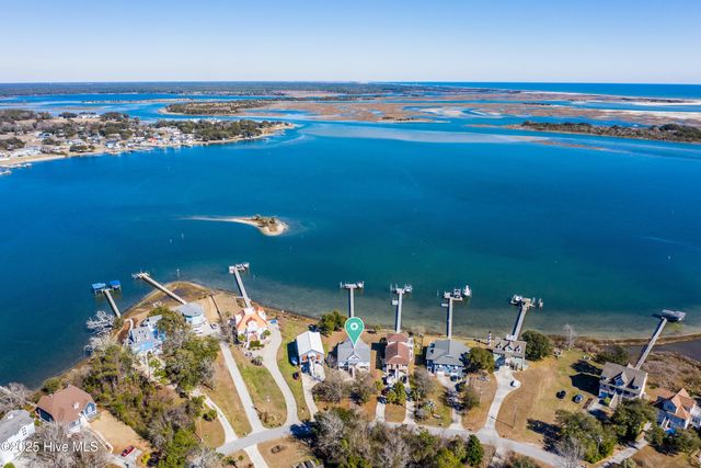943 Chadwick Shores Drive, Sneads Ferry, NC 28460