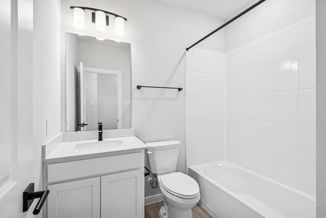 912 Prominence WAY, Leander, TX 78641