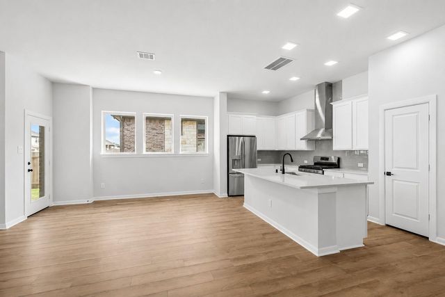 912 Prominence WAY, Leander, TX 78641