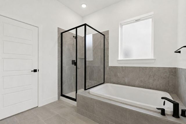 912 Prominence WAY, Leander, TX 78641