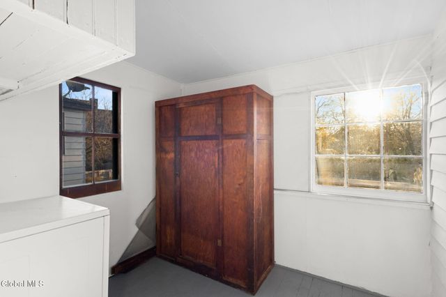 19 Ingersoll Avenue, Schenectady, NY 12305