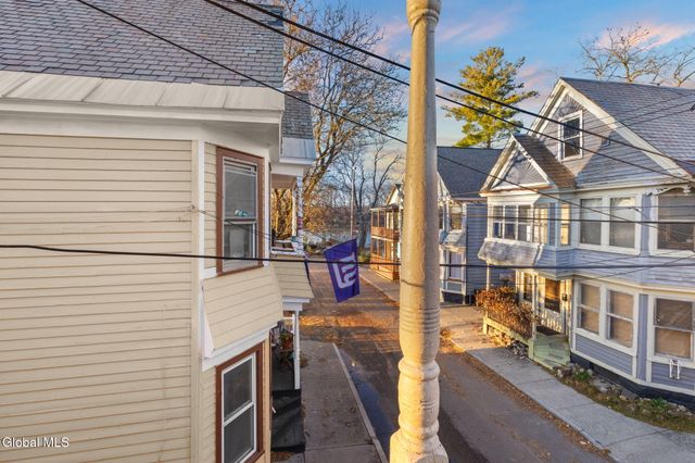 19 Ingersoll Avenue, Schenectady, NY 12305