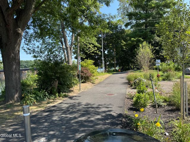 19 Ingersoll Avenue, Schenectady, NY 12305