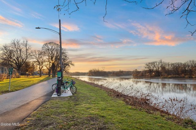 19 Ingersoll Avenue, Schenectady, NY 12305