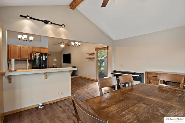 12668 Crown Point Avenue, Omaha, NE 68164