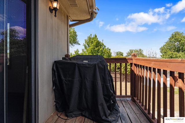 12668 Crown Point Avenue, Omaha, NE 68164