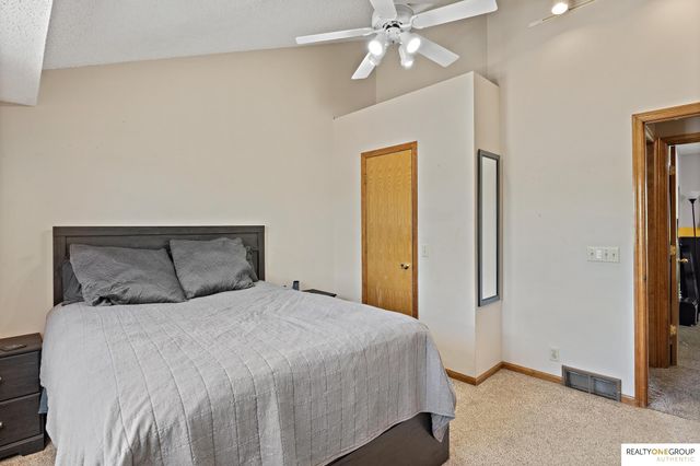 12668 Crown Point Avenue, Omaha, NE 68164