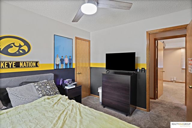 12668 Crown Point Avenue, Omaha, NE 68164