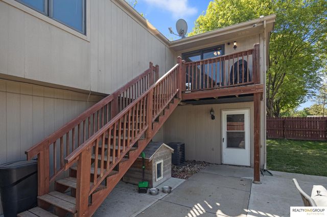 12668 Crown Point Avenue, Omaha, NE 68164