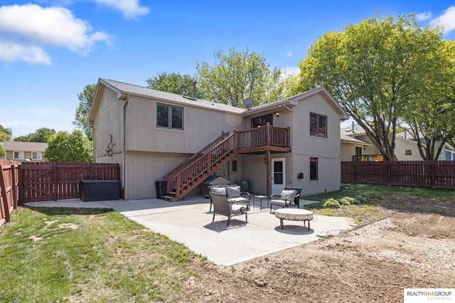 12668 Crown Point Avenue, Omaha, NE 68164