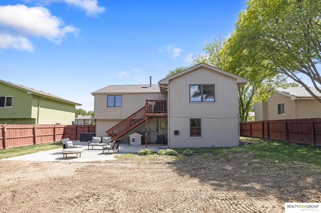 12668 Crown Point Avenue, Omaha, NE 68164