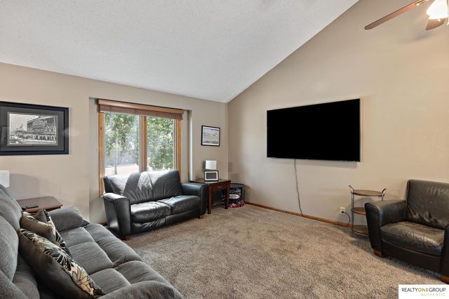 12668 Crown Point Avenue, Omaha, NE 68164