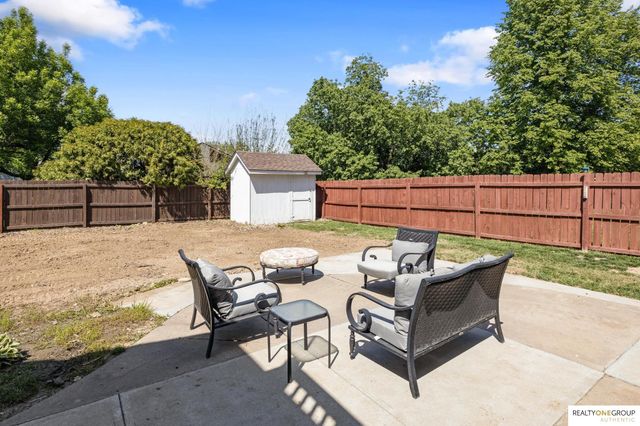 12668 Crown Point Avenue, Omaha, NE 68164