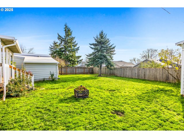 221 Sw Rainbow Ave, Dallas, OR 97338