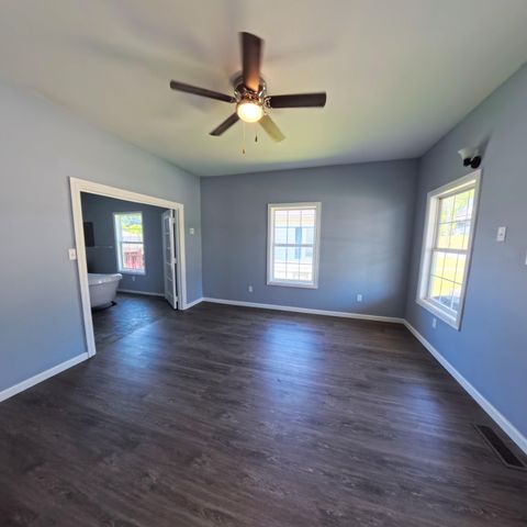 504 Cantrill Street, Irvine, KY 40336