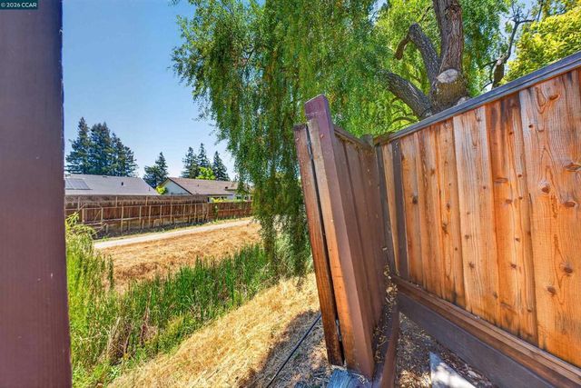 439 Summercreek Ln, San Ramon, CA 94583