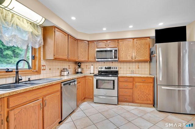 38 Sylvan Drive, Middletown, CT 06457