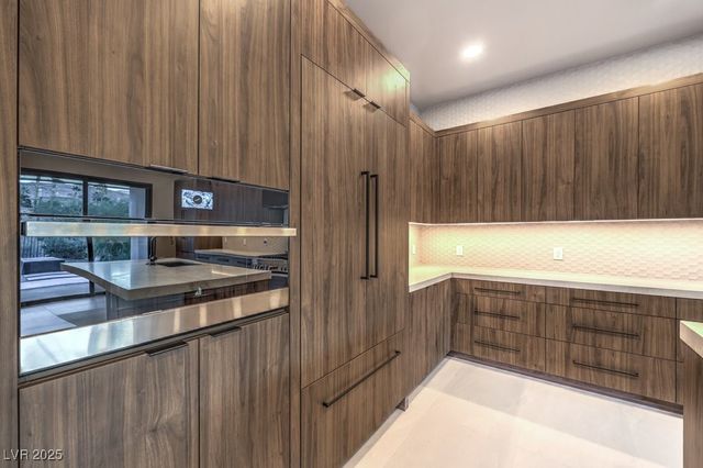 11569 Snow Creek Avenue, Las Vegas, NV 89135