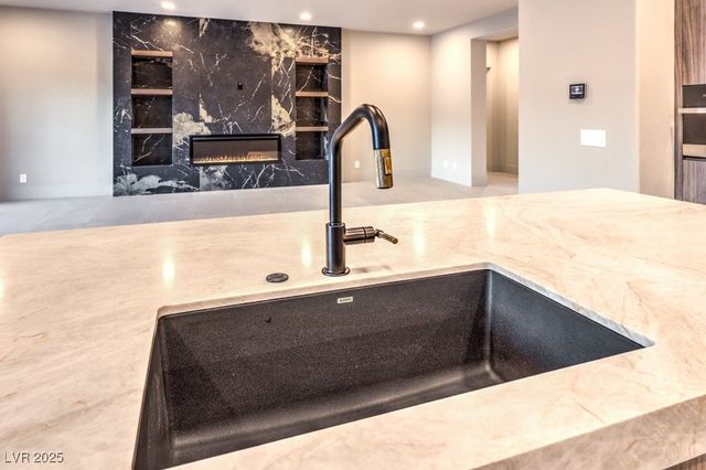 11569 Snow Creek Avenue, Las Vegas, NV 89135