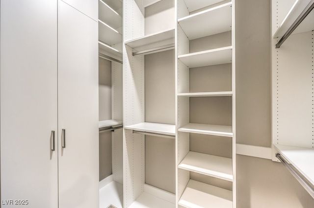 11569 Snow Creek Avenue, Las Vegas, NV 89135