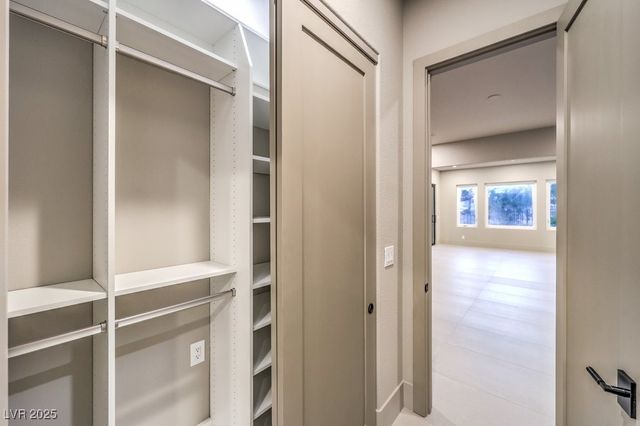 11569 Snow Creek Avenue, Las Vegas, NV 89135