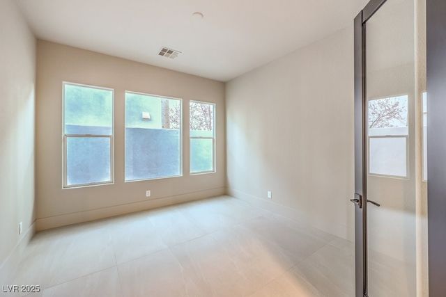 11569 Snow Creek Avenue, Las Vegas, NV 89135