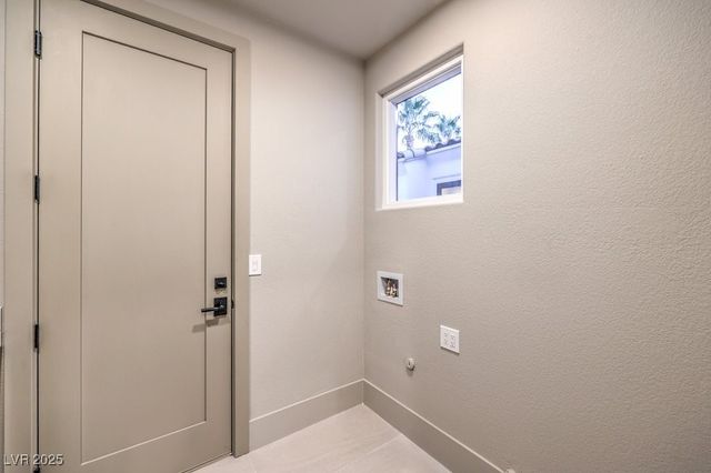 11569 Snow Creek Avenue, Las Vegas, NV 89135