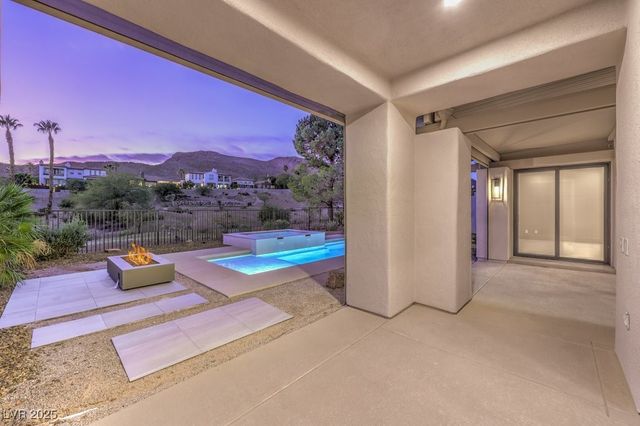 11569 Snow Creek Avenue, Las Vegas, NV 89135