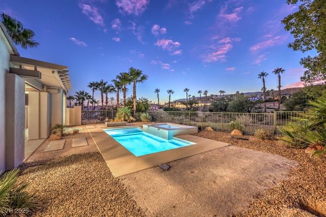 11569 Snow Creek Avenue, Las Vegas, NV 89135