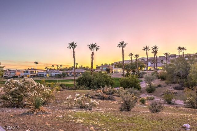 11569 Snow Creek Avenue, Las Vegas, NV 89135