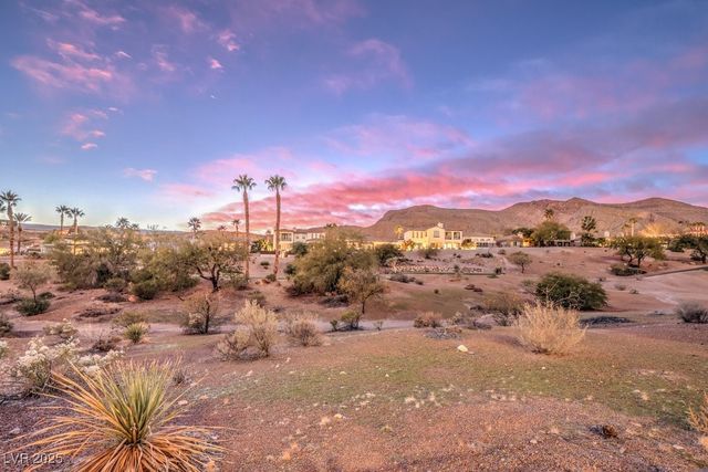 11569 Snow Creek Avenue, Las Vegas, NV 89135