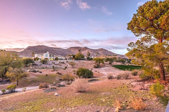 11569 Snow Creek Avenue, Las Vegas, NV 89135