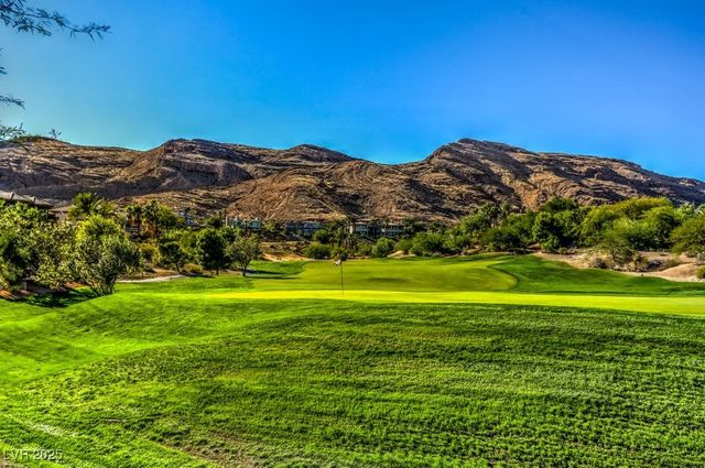 11569 Snow Creek Avenue, Las Vegas, NV 89135