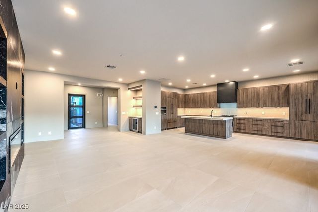 11569 Snow Creek Avenue, Las Vegas, NV 89135